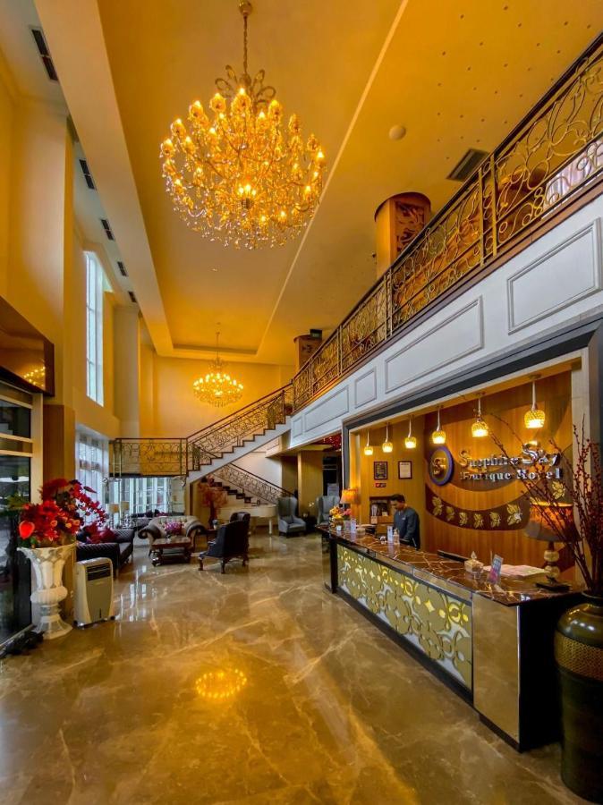 Sapphire Sky Hotel & Conference Serpong Esterno foto