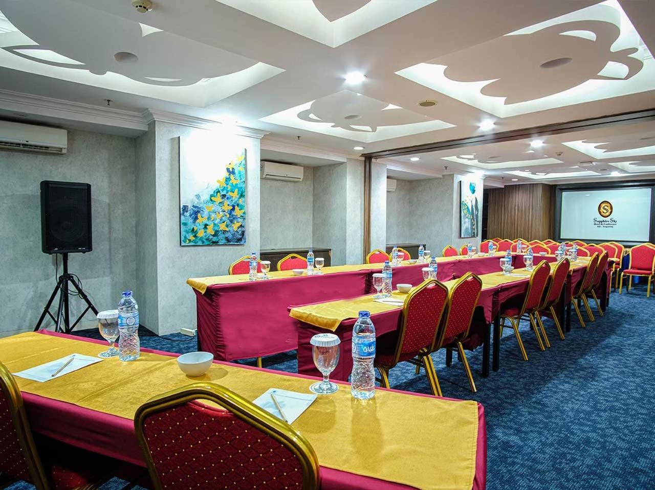 Sapphire Sky Hotel & Conference Serpong Esterno foto