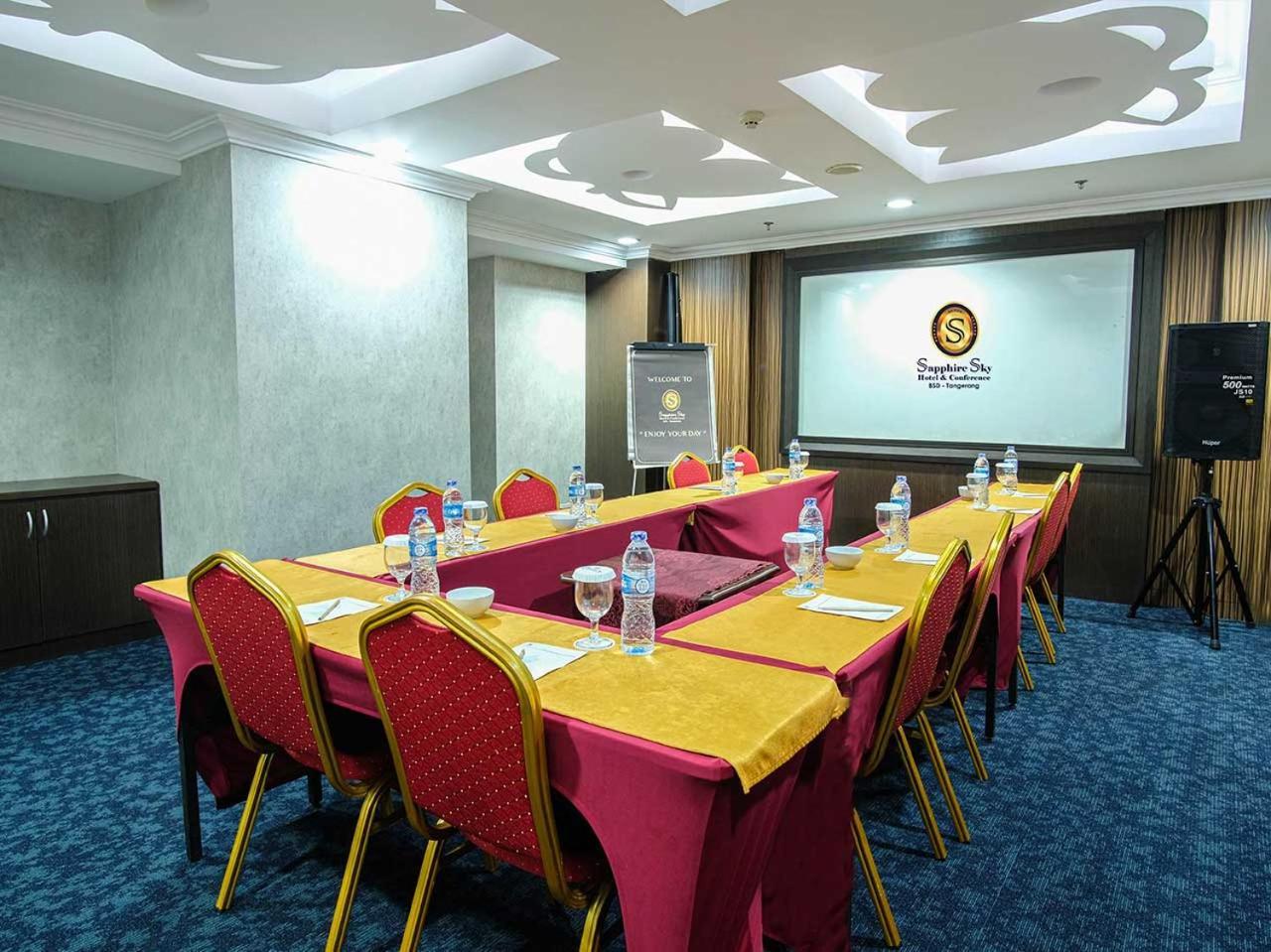 Sapphire Sky Hotel & Conference Serpong Esterno foto