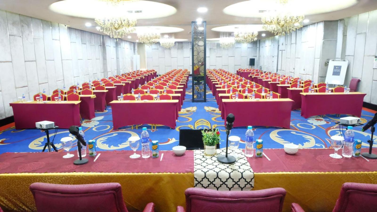 Sapphire Sky Hotel & Conference Serpong Esterno foto