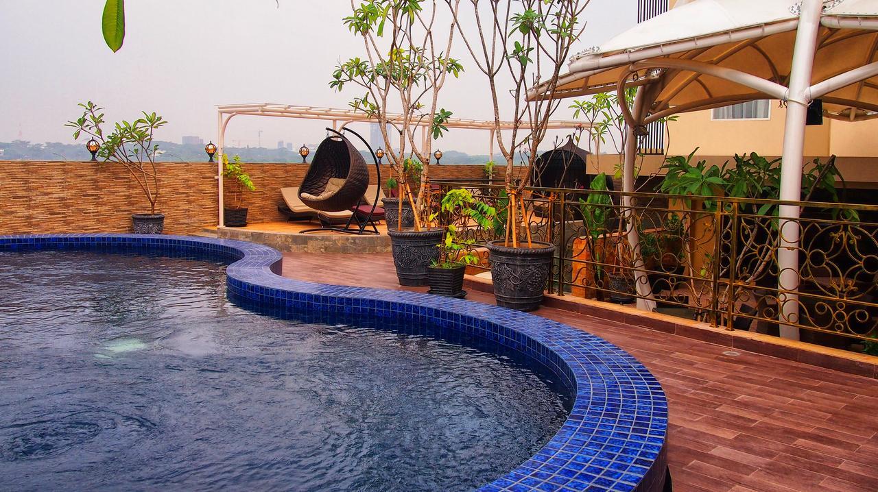 Sapphire Sky Hotel & Conference Serpong Esterno foto
